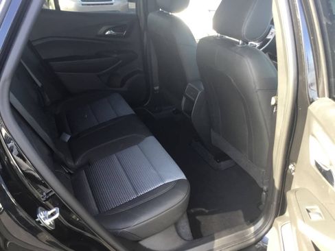 Used 2025 Chevrolet Trax LT w/ Driver Confidence Package FWD image 9