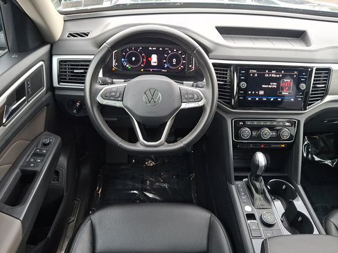 Used 2023 Volkswagen Atlas SE w/ Panoramic Sunroof Package AWD/4WD image 14