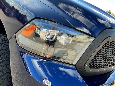 Used 2018 RAM 1500 Express image 30