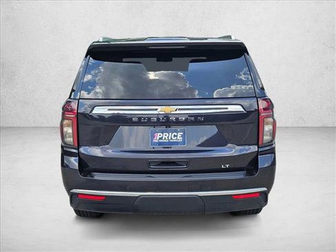Used 2024 Chevrolet Suburban LT RWD image 6