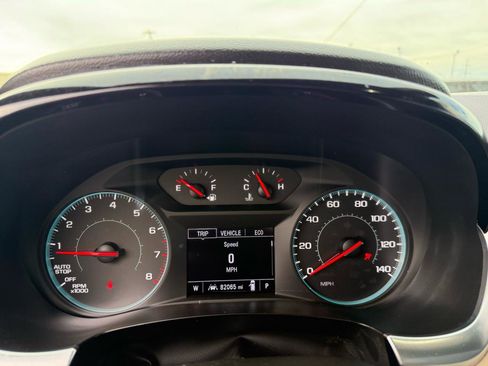 Used 2022 Chevrolet Traverse LS image 18