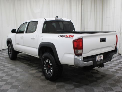 Used 2019 Toyota Tacoma TRD Off-Road image 34