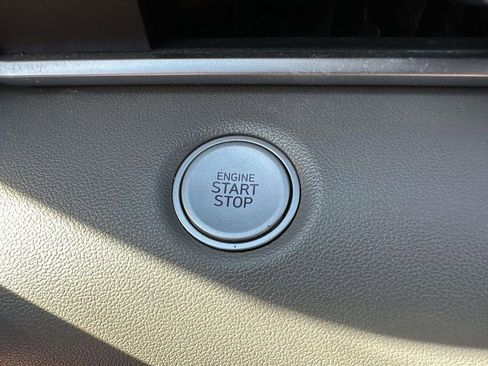 Used 2021 Hyundai Elantra SEL w/ Convenience Package FWD image 25