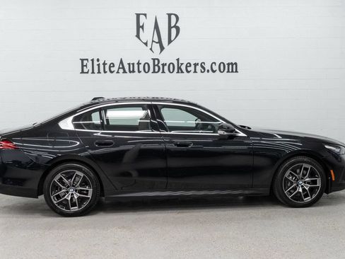 Used 2026 BMW 530i xDrive w/ Premium Package AWD/4WD image 5