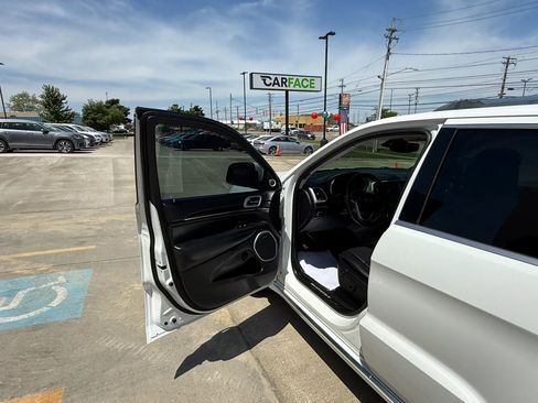 Used 2018 Jeep Grand Cherokee Summit w/ Platinum Series Group AWD/4WD image 19
