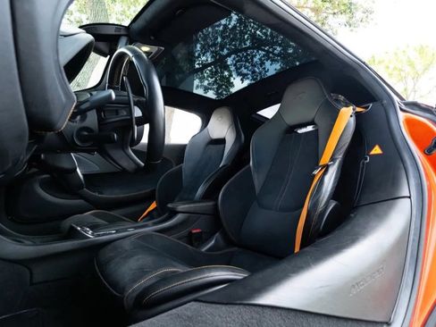 Used 2018 McLaren 570S RWD image 29