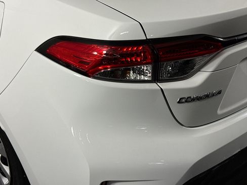 Used 2025 Toyota Corolla LE FWD image 35