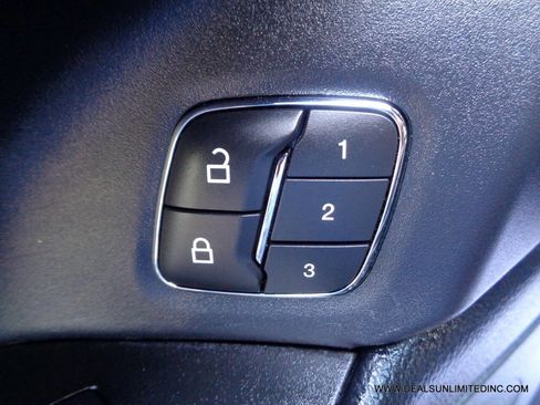 Used 2021 Ford Expedition Max XLT image 12