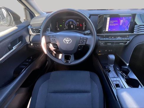 Used 2026 Toyota Camry LE w/ Convenience Package FWD image 6