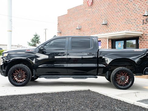 Used 2021 Chevrolet Silverado 1500 Custom Trail Boss w/ Midnight Edition AWD/4WD image 3