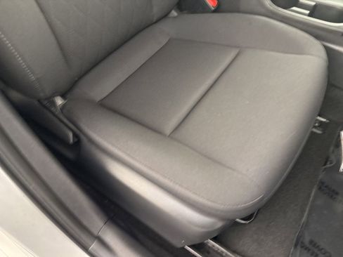 Used 2025 Toyota Corolla LE image 27