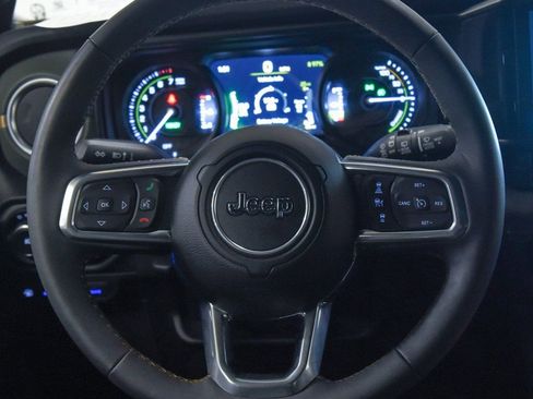 Used 2024 Jeep Wrangler High Altitude AWD/4WD image 30