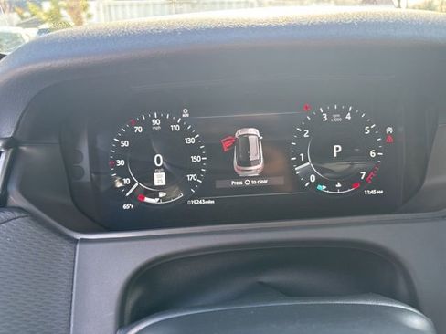 Used 2023 Land Rover Range Rover Velar R-Dynamic S image 19
