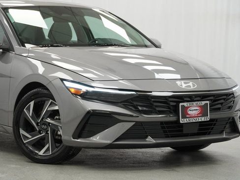 Used 2024 Hyundai Elantra Limited image 3