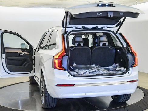 Certified 2025 Volvo XC90 T8 Plus w/ Protection Package Premier image 31