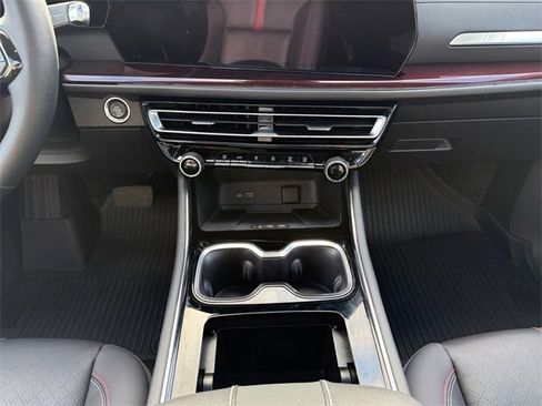 Used 2024 Chevrolet Traverse RS image 11