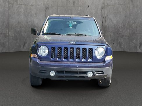 Used 2015 Jeep Patriot Sport w/ Power Value Group FWD image 2
