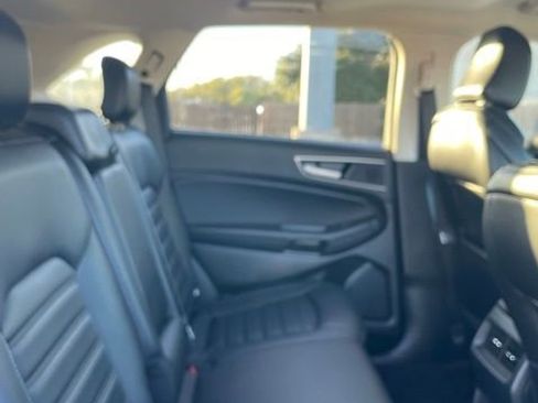 Used 2023 Ford Edge SEL image 9