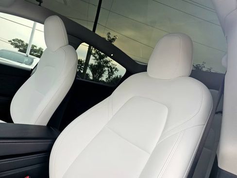 Used 2022 Tesla Model Y Performance AWD/4WD image 19
