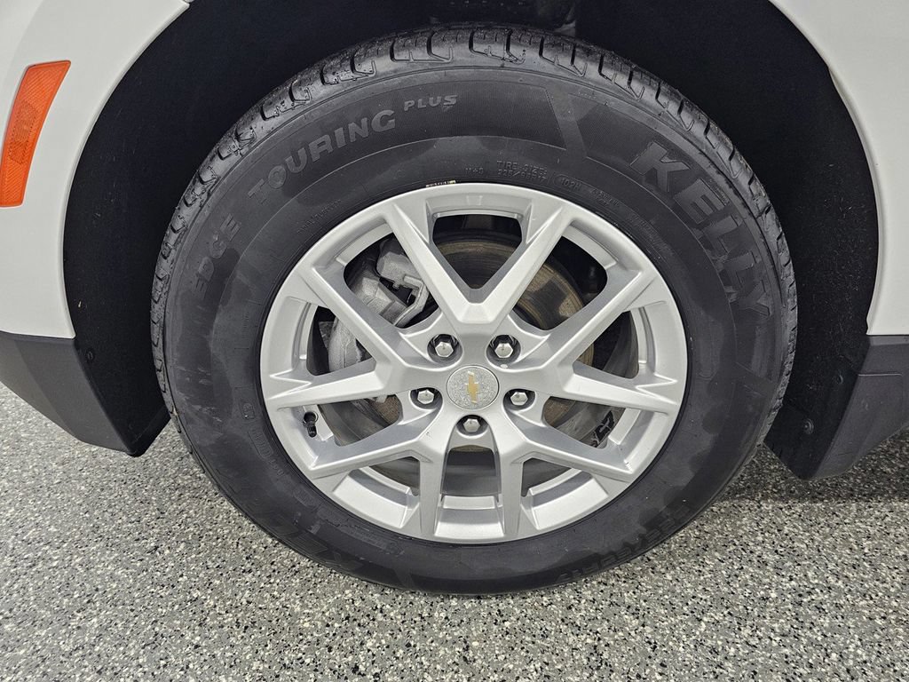 Used 2024 Chevrolet Equinox LT w/ LPO, Floor Liner Package AWD/4WD image 9