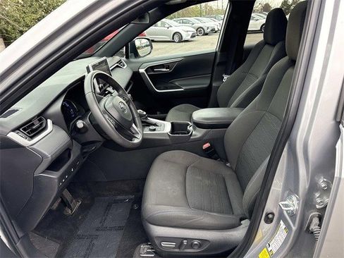 Used 2023 Toyota RAV4 SE image 14