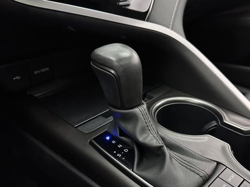 Used 2024 Toyota Camry SE w/ Convenience Package FWD image 16