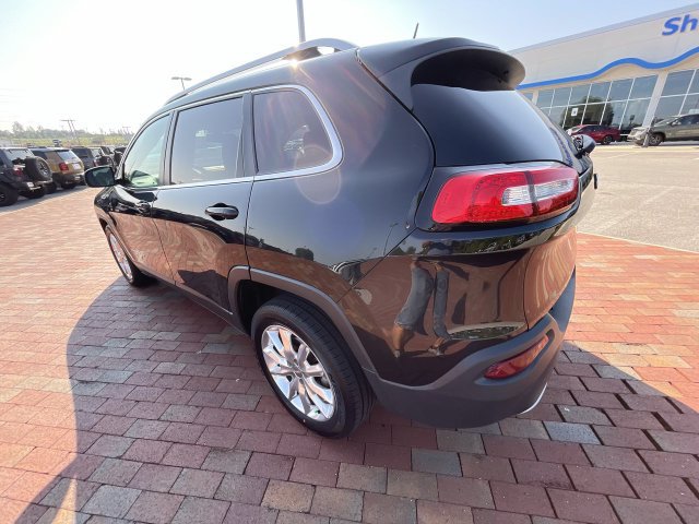 Used 2016 Jeep Cherokee Limited FWD image 30