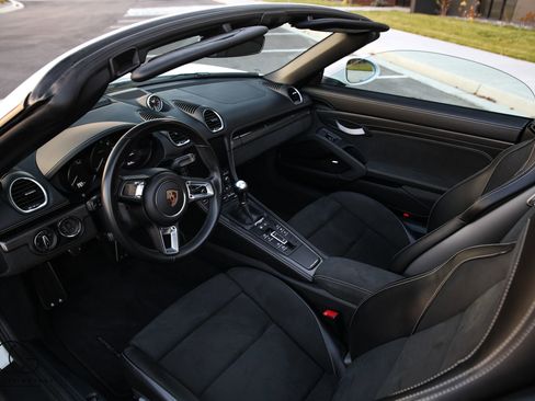 Used 2022 Porsche 718 Boxster Spyder image 33