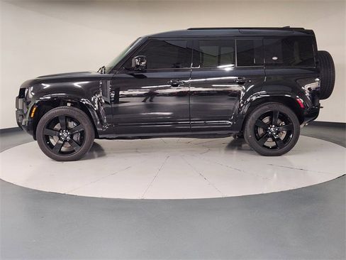 Used 2024 Land Rover Defender 110 X-Dynamic SE image 5