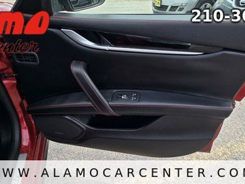 Used 2017 Maserati Ghibli S Q4 AWD/4WD image 18