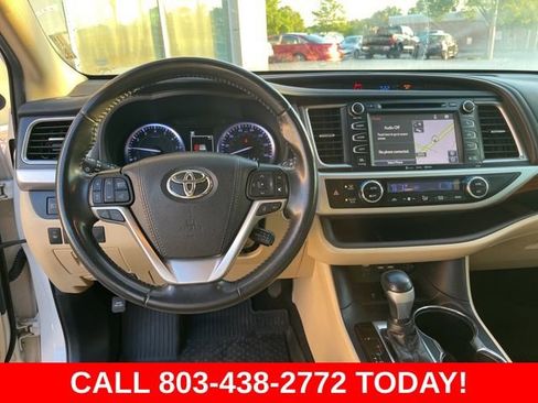 Used 2019 Toyota Highlander Limited image 17