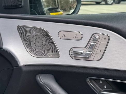 Used 2025 Mercedes-Benz GLS 450 4MATIC image 13