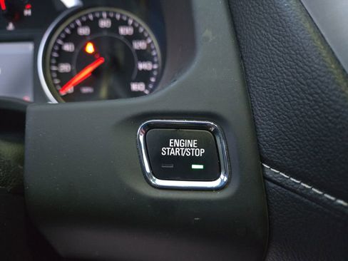 Used 2023 GMC Acadia SLT image 19