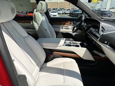 New 2026 Cadillac Vistiq Sport image 16