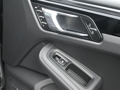 New 2026 Porsche Macan image 10