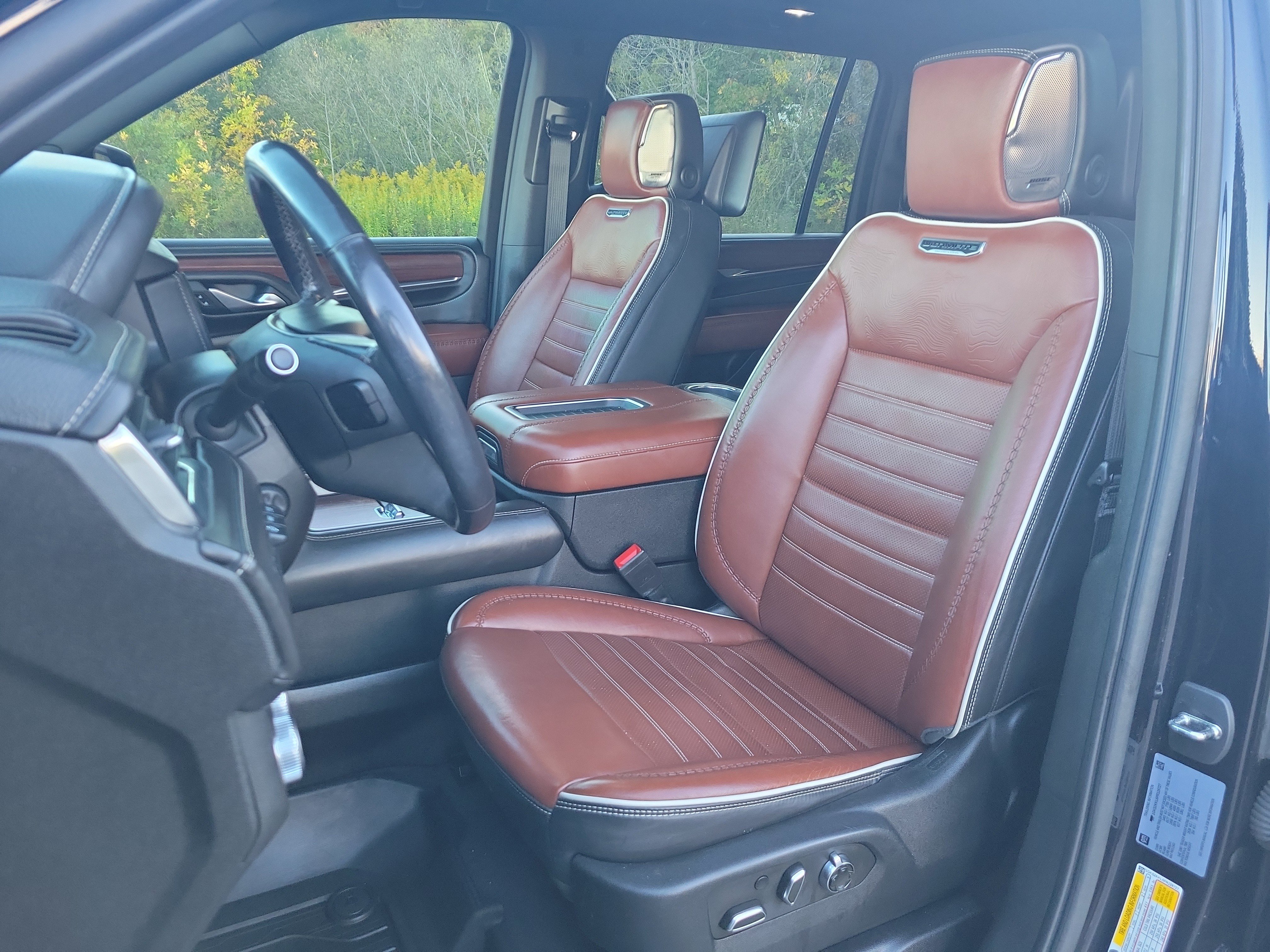 Used 2023 GMC Yukon XL Denali Ultimate AWD/4WD image 14