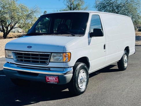 Used 1996 Ford E-250 and Econoline 250 Heavy-Duty Extended image 1