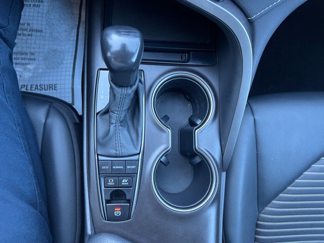 Used 2022 Toyota Camry SE FWD image 19