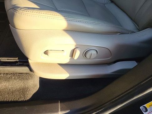 Used 2019 Buick Enclave Essence image 14