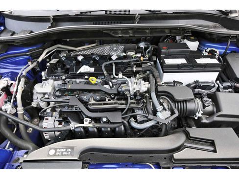 Used 2024 Toyota Corolla Cross XLE w/ Convenience Package FWD image 30