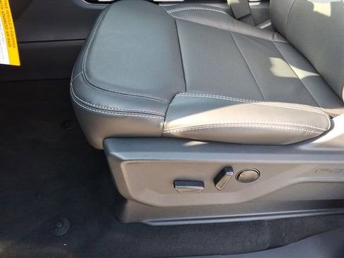 New 2025 Ford Expedition Platinum image 13