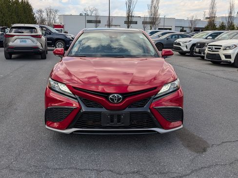 Used 2022 Toyota Camry XSE w/ Navigation Package image 8