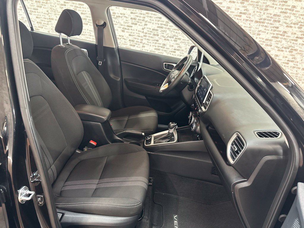 Certified 2026 Hyundai Venue SEL FWD image 7