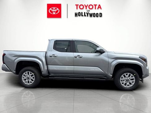 New 2026 Toyota Tacoma SR5 AWD/4WD image 3