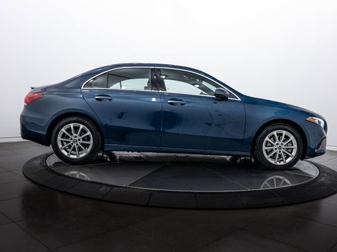 Used 2019 Mercedes-Benz A 220 4MATIC image 3