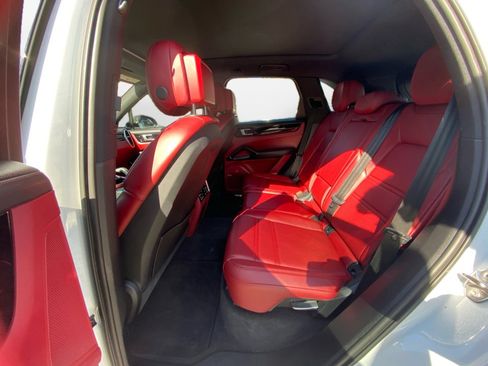 Used 2019 Porsche Cayenne E-Hybrid image 13