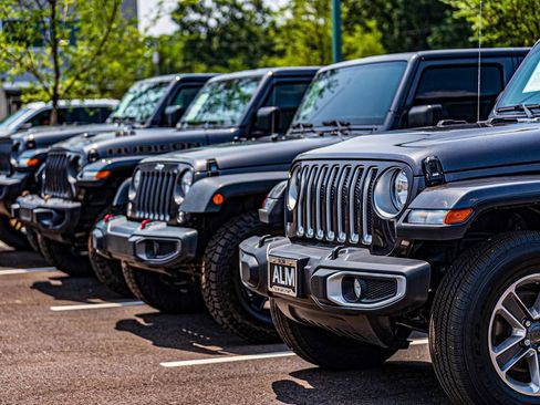 Used 2022 Jeep Gladiator Sport image 56