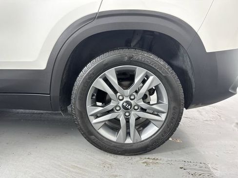 Used 2021 Kia Seltos S FWD image 6