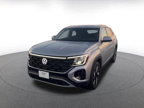 Used 2025 Volkswagen Atlas Cross Sport SE image 4