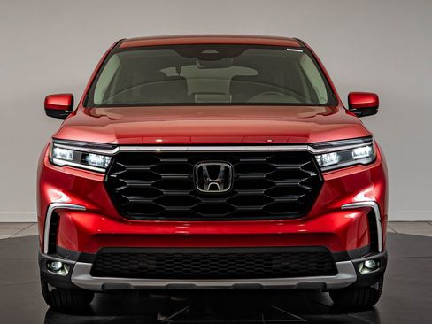 Used 2025 Honda Pilot EX-L image 2